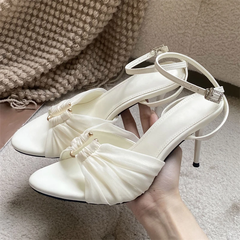 Street Fashion Shoes - Женские атласные плиссированные босоножки Eilyken с