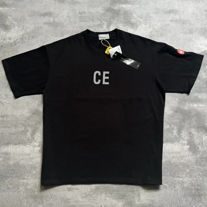 Летняя модная футболка CAVEMPT – обзор и цена Street Fashion Outfit For Men